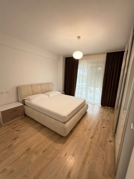 Jepet me qera apartament 2+1+2 i sapomobiluar,21 dhjetori , rruga Frosina Plaku 600 euro