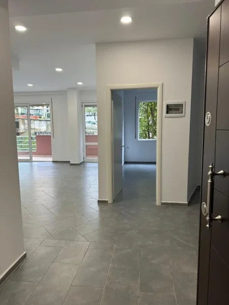 OKAZION!!! Shitet apartament 2+1 + Dyqan ne FRESK 134,000 Euro