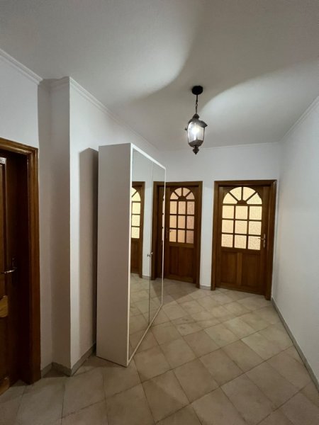 Apartament 3+1 me qera - Rruga Fortuzi