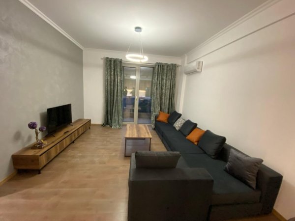 Qera, Apartament 1+1, Zogu Zi
Cmimi 700euro muaji