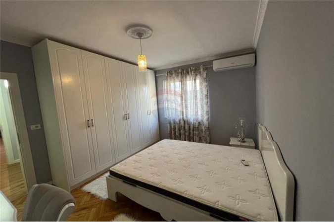 Jepet apartament 1+1 per qira ne Rrugen Fortuzi. 500eur