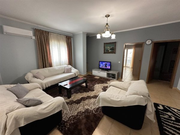 Apartament Me Qera 2+1 Tek Komuna E Parisit (ID B220751) Tirane