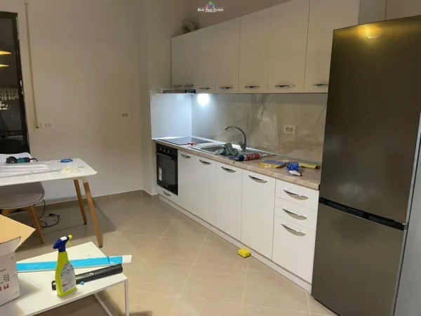Apartament Me Qera 2+1 Ne Kombinat (ID B220750) Tirane