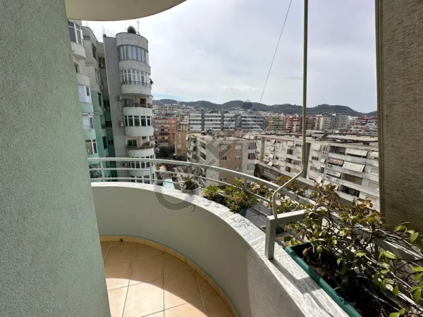 JEPET ME QERA APARTAMENT 2+1 550 EURO KOMUNA E PARISIT