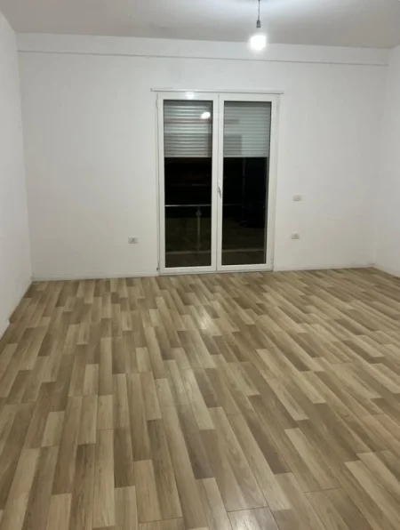 Jepet Shtepi  me qera,    ne Pallat i Ri 2+1