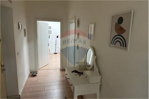 JEPET APARTAMENT ME QIRA 1+1 te Vasil Shanto