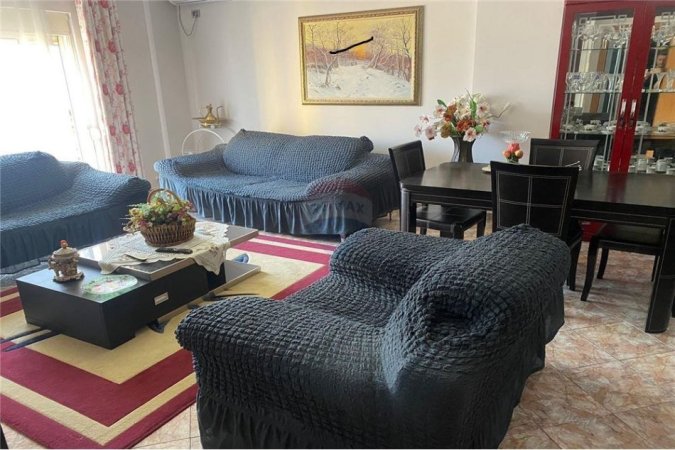 Apartament 3+1+2 me qira tek Selvia