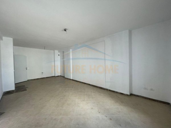 Shitet, Apartament 1+1+ Parking, Ish URT, Durres.