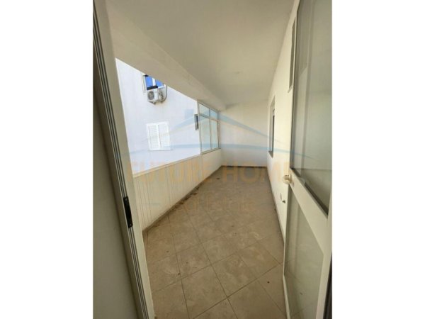 Shitet, Apartament 1+1+ Parking, Ish URT, Durres.