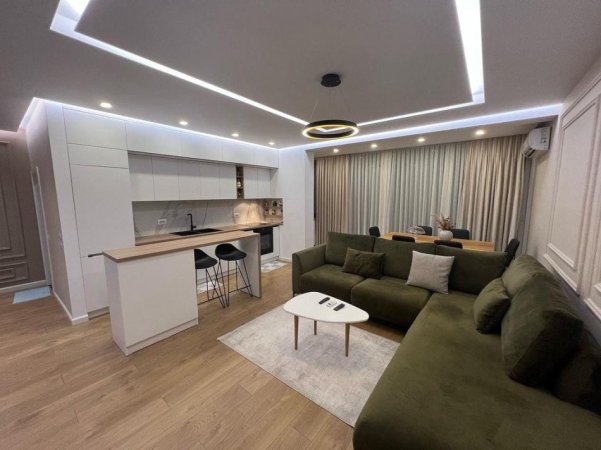 Apartament 2+1+2+depo+3 ballkone per shitje, Kompleksi Tom Doshit ne Tirane