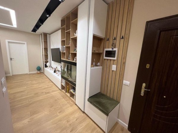Apartament 2+1+2+depo+3 ballkone per shitje, Kompleksi Tom Doshit ne Tirane