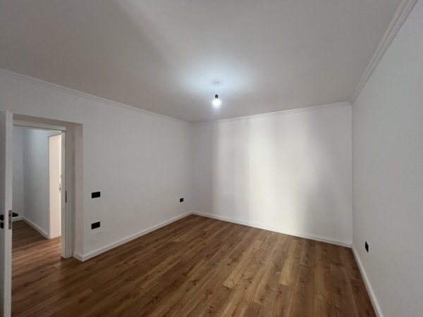 Shitet Apartament 2+1, Stadiumi Dinamo.