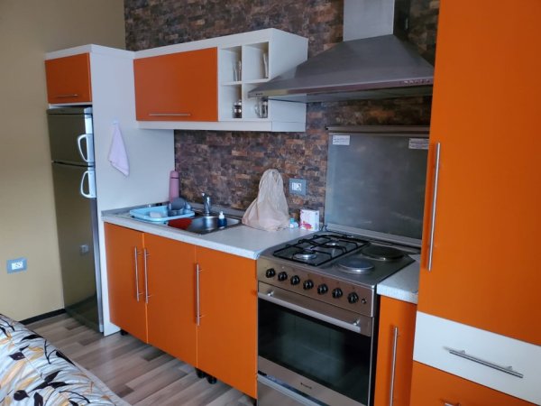 Pogradec, shitet apartament 1+1+BLK, i pershtatur ne 2+1 Kati 9, 65.000 Euro (Stadiumi)