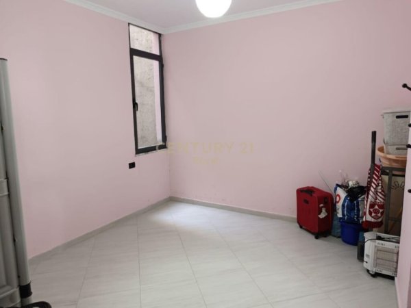 SHESIM APARTAMENT TE MOBILUAR 2+1 NE YZBERISHT