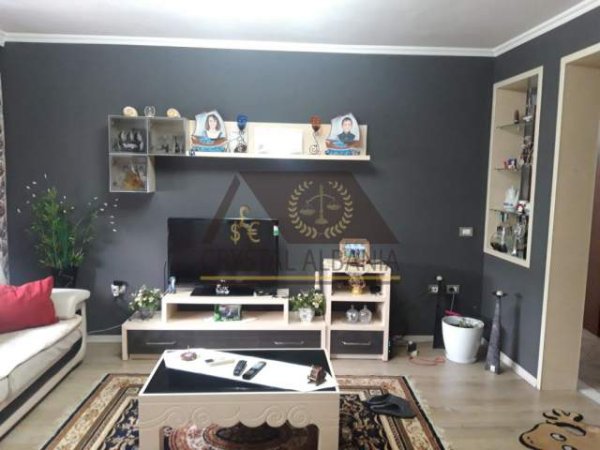 Tirane, shitet apartament 2+1 Kati 4, 97 m² 70.000 Euro