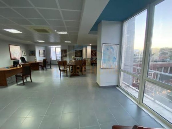 Durres, jepet me qera zyre Kati 5, 90 m² 600 Euro (Bashkia)