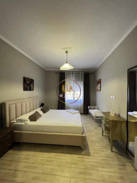 Tirane, jepet me qera apartament 3+1+BLK Kati 9, 164 m² 1.200 Euro (Rruga e Barrikadave)