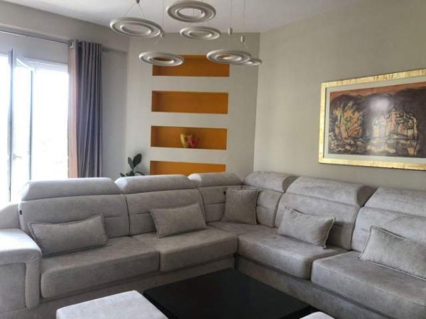 Tirane, apartament 2+1+BLK Kati 3, 110 m² 1.000 Euro