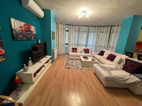 Tirane, jepet me qera apartament 2+1+BLK Kati 4, 130 m² 500 Euro (Liqeni i Thate)