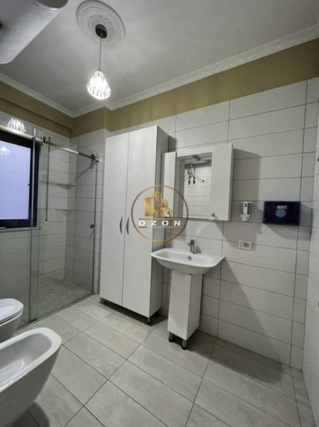Tirane, jepet me qera apartament 2+1+BLK Kati 7, 108 m² 600 Euro (Green City Residence)