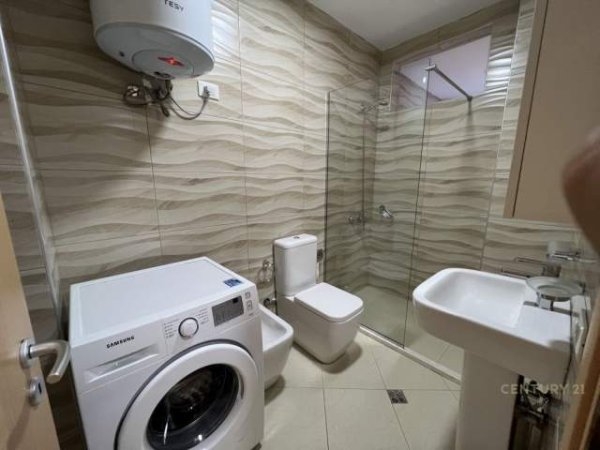 Tirane, jepet me qera apartament 2+1 Kati 3, 110 m² 550 Euro (kopshti botanik)