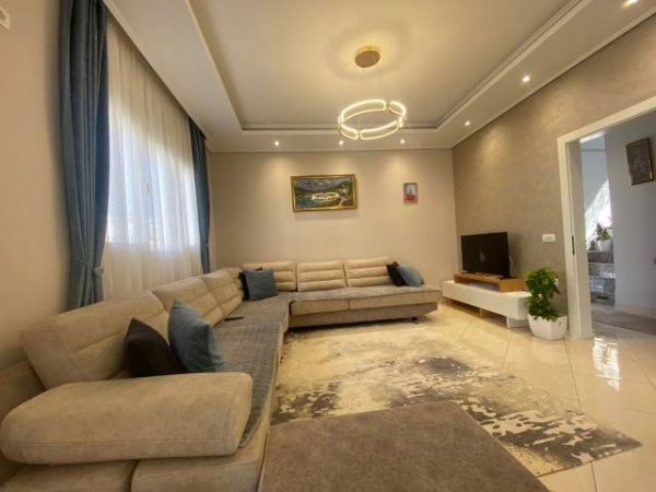Tirane, jepet me qera Vile 5+1+A Kati 0, 500 m² 4.500 Euro (TEG)
