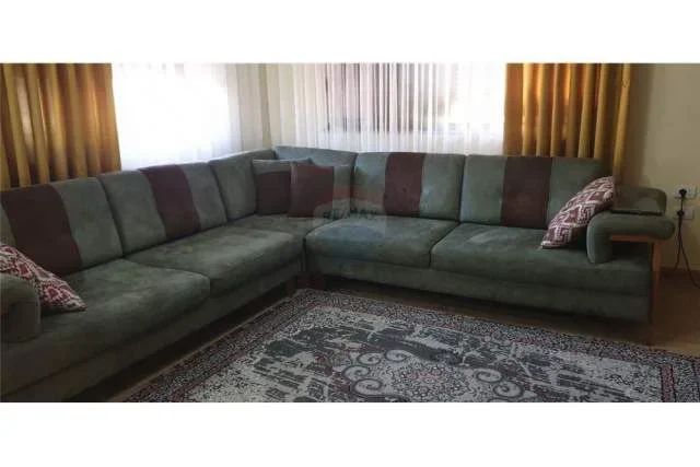 Tirane, shes Vile 2 Katshe Kati 1, 439 m² 450.000 Euro (Laprake, Rruga "Azem Galica" prane Spitalit Ushtar)