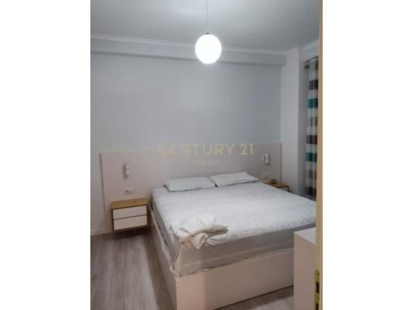Tirane, jepet me qera apartament 1+1 Kati 2, 72 m² 500 Euro (Bulevardi Zogu i Pare)