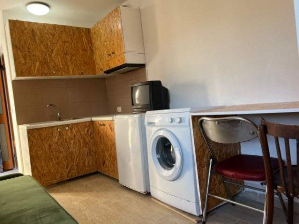 Tirane, jap me qera shtepi, 1+1, me oborr, 45 m2, 200 euro  (Rruga Todi Shkurti, tek Grandi, tregu elektrik)