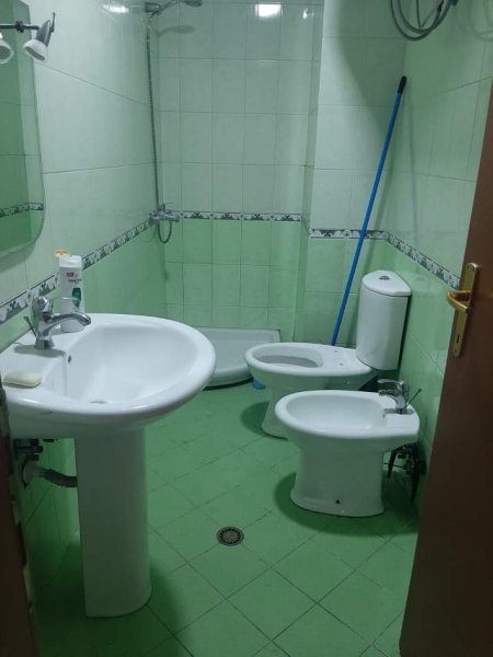 Tirane, jepet me qera apartament 2+1+BLK Kati 4, 100 m² 500 Euro (kavajes)