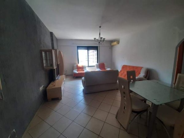 Tirane, jepet me qera apartament 2+1+BLK Kati 4, 100 m² 500 Euro (kavajes)