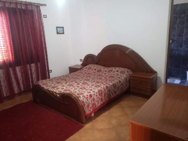 Tirane, jepet me qera Vile 2+1+BLK Kati 1, 113 m² 39.000 Leke (Androniqi zengo antoniu)