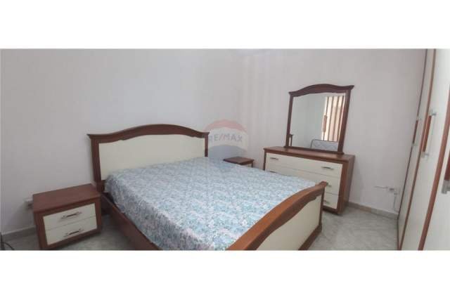 Tirane, jepet me qera apartament 1+1 Kati 4, 63 m² 350 Euro (Libri Universitar)