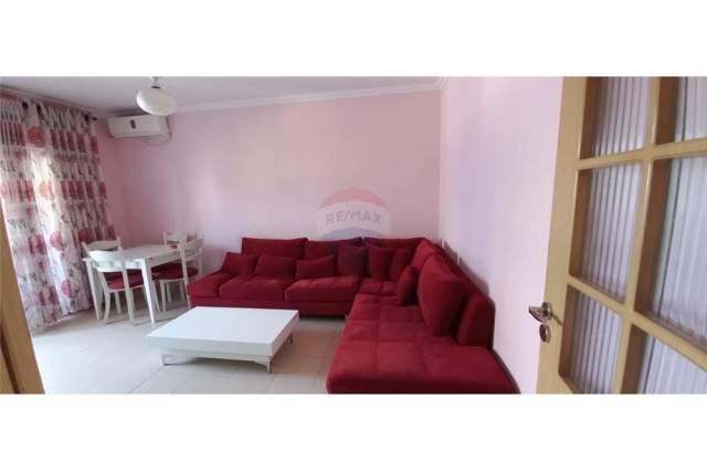 Tirane, jepet me qera apartament 2+1 Kati 6, 75 m² 400 Euro (Garda)