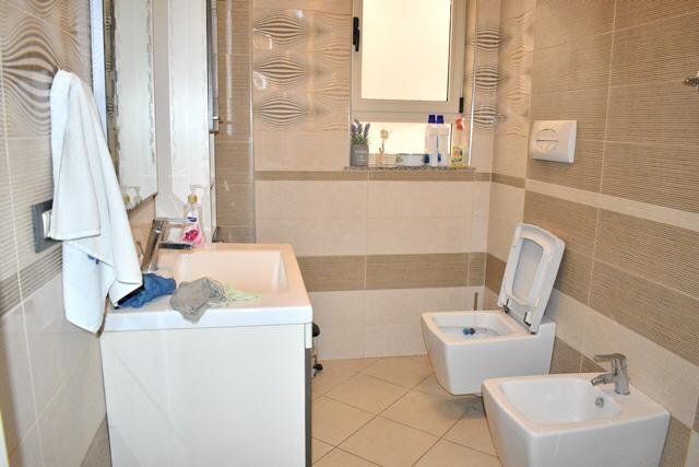 Tirane, jepet me qera apartament 2+1+A+BLK Kati 4, 110 m² 380 Euro (Rruga Don Bosco)
