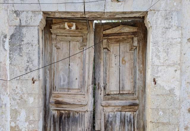 SHITET NDËRTESË E VITIT 1837 + TRUALL NË DELVINË 448 m² 150.000 Euro