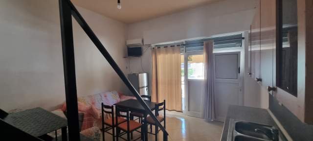 Vlore, jap me qera 2 garsonier Kati 1, 55 m² dhe 35 m² secila (uji i ftohet 7 pallatet pergjat lungomares ,20 metra larg detit)