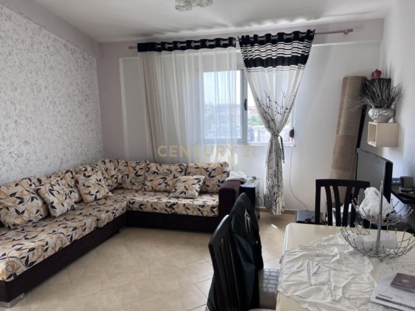 Jepet me qira apartament 1+1 tek Fresku!