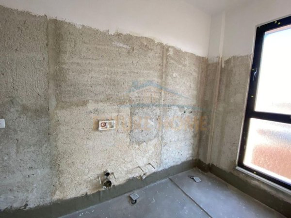 Tirane, shitet apartament Kati 6, 118 m² 130.000 Euro (Pranë Casa Italia.)