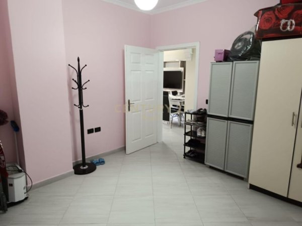 SHESIM APARTAMENT TE MOBILUAR 2+1 NE YZBERISHT