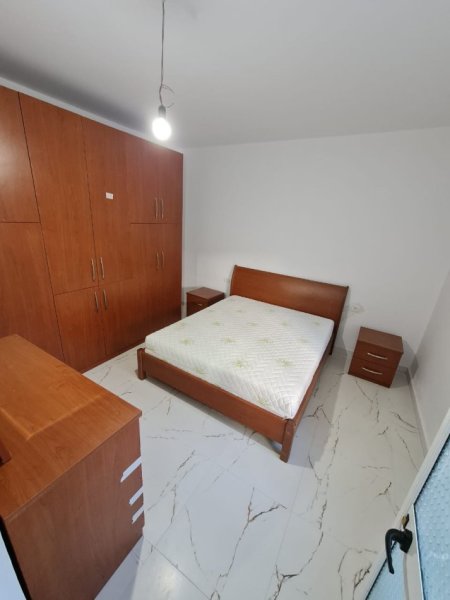 Jepet me qera apartament 1+135.000Leke te reja Rruga Aleksander Moisiu , perballe ministrise se kultures