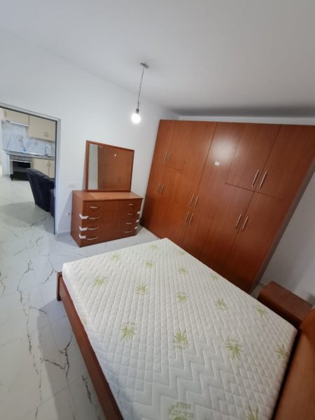 Jepet me qera apartament 1+135.000Leke te reja Rruga Aleksander Moisiu , perballe ministrise se kultures