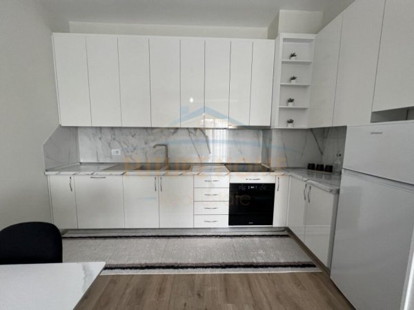 Qera, Apartament 1+1+Post Parkimi, I mobiluar, Ndertim i Ri, Unaza e Re, Rotondo