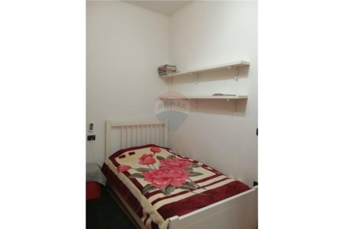 Apartament - Në Shitje - 21 Dhjetori, Shqipëri
Apartament 2+1 ne shitje ne 21 Dhjetori!