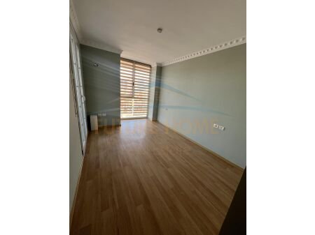 Shitet, Apartament 2+1+2 Unaza e Re, Tiranë UNA39281