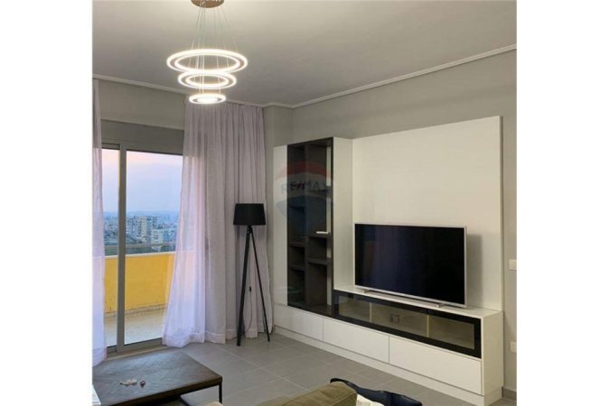 Jepet apartament me qera 2+1 te Kopshti Zoologjik, 600 Euro