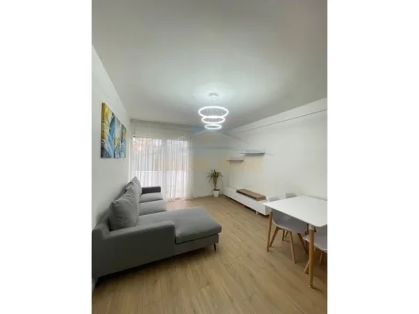 Shitet apartament 1+1 Pazari i Ri, Tirane