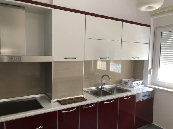 Apartament Me Qera 3+1 Prane Tegut (ID B2390) Tirane