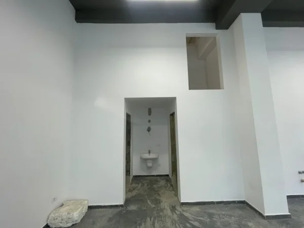 Ambient biznesi me qera