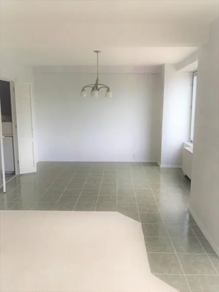 Zyre Me Qera 2+1 Tek 21 Dhjetori (ID BZ2290) Tirane